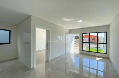 Casa nova e desocupada com 3 quartos e 2 vagas de garagem