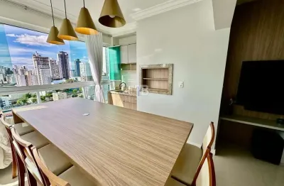 Apartamento semimobiliado com 3 suítes e 3 vagas no bairro santa maria