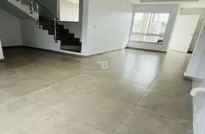 Sobrado novo com 2 suítes e 2 vagas à venda no bairro desbravador