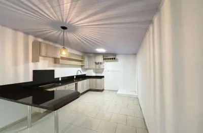 Casa semimobiliada com 4 quartos e 3 vagas no santa maria, chapecó