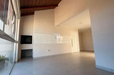 Sobrado novo com 2 quartos, suíte e 4 vagas no desbravador