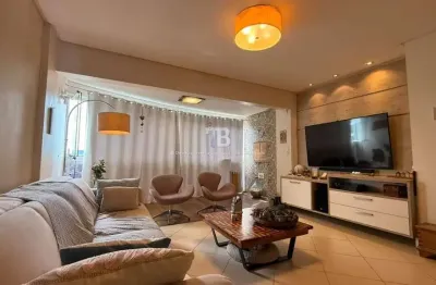 Apartamento semimobiliado com 3 quartos e 2 vagas no Centro de Chapecó