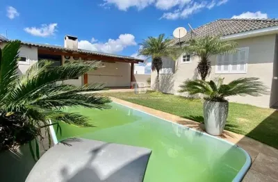 Casa térrea com piscina e semi mobiliada, no passo dos fortes