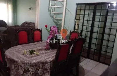 Casa com 5 quartos e ampla área, próximo ao clube campeche