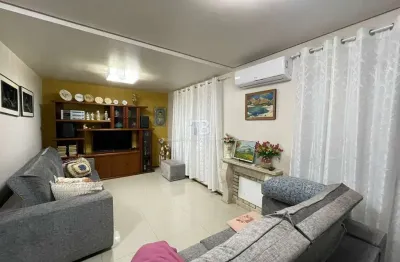 Casa ampla com 2 suítes em ótima localização - presidente médici