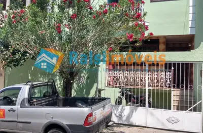 03 apartamentos sendo1 térreo e 2 no segundo andar para morar ou investir em aluguéis