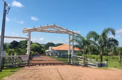 Chácara com 20.000 mil mts à venda,  toda cercada à 17 km de toledo/pr.