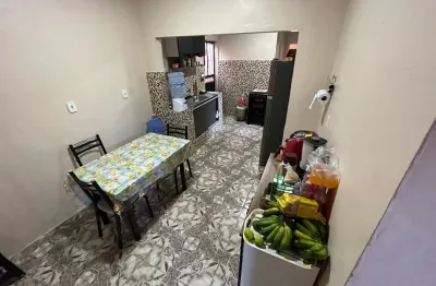 Casa para venda no bairro de flores, bem localizada, com laje