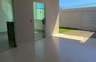 Casa de 3 quartos sendo 1 suíte, com preço de oportunidade