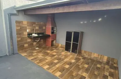 Casa de 2 qtos e 2 banheiros no moinho dos ventos por 360 mil