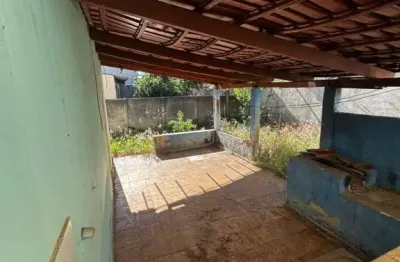 Oportunidade, lote com casa no ponto de madeira e telha  setor eli forte goiania 140 mil
