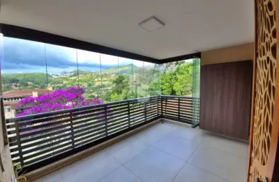 Belo apartamento em um condomínio de infraestrutura completa em itaipava