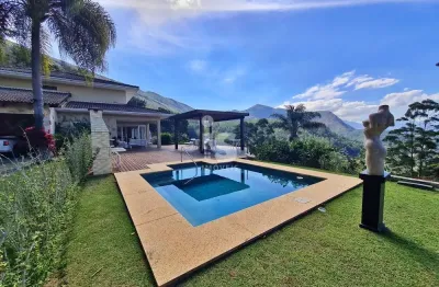 Casa de alto padrão em manga larga para locação, com uma vista espetacular