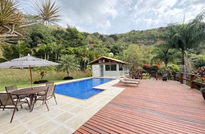 Belíssimo imóvel em secretário, dentro de condomínio de fácil acesso