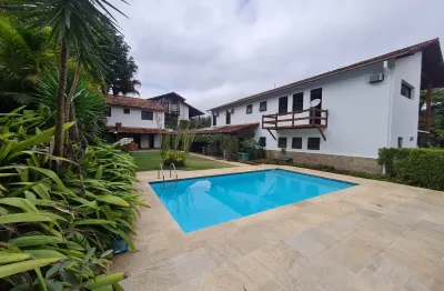 Linda casa dentro de condomínio para venda e locação, em itaipava.