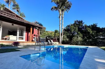 Excelente casa para locação com mobília em itaipava, petrópolis, rj