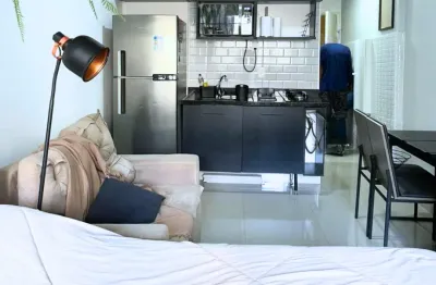 Apartamento conjugado 32m² – reformado e equipado, pronto para morar!