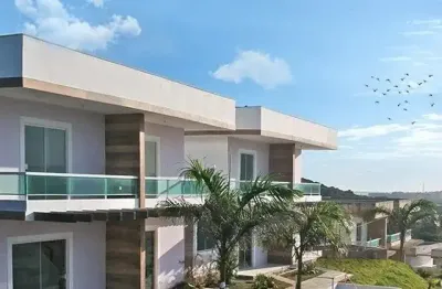Casas duplex 1ª locação com 2 qts( r$ 330.000) e 3 qts (r$ 400.000)  próximas à praia do peró