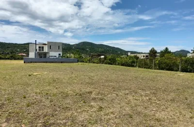 Viva com exclusividade em um condomínio de alto padrão em garopaba!