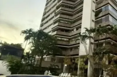 Apartamento com 300m²,5 quartos, sendo 3 suítes em casa forte