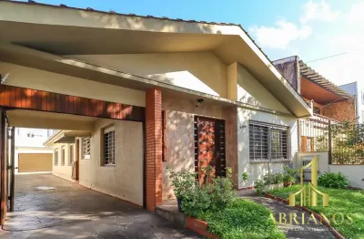Casa com 3 quartos à venda na rua sapê, 725, vila ipiranga, porto alegre por r$ 650.000