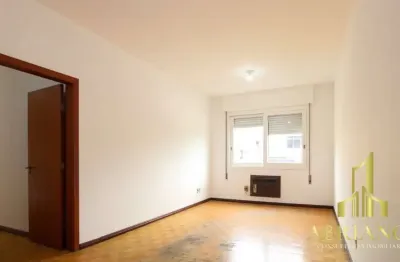 Apartamento com 3 quartos à venda na rua coronel paulino teixeira, 423, rio branco, porto alegre por r$ 450.000
