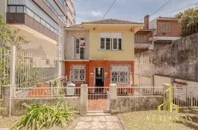 Casa com 3 quartos à venda na rua dona gabriela, 125, menino deus, porto alegre por r$ 894.500