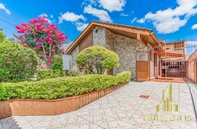 Casa com 5 quartos à venda na Rua Doutor Mário Totta, 2901, Tristeza, Porto Alegre por R$ 590.000