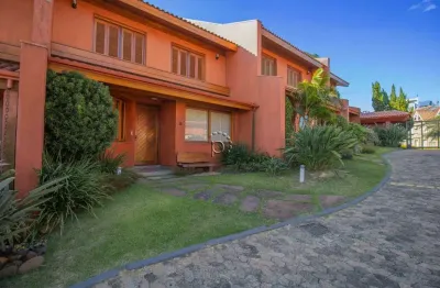 Casa em condomínio fechado com 4 quartos à venda na avenida cai, 735, cristal, porto alegre por r$ 1.300.000