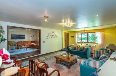 Casa com 5 quartos à venda na rua almirante delamare, 135, tristeza, porto alegre por r$ 1.910.000