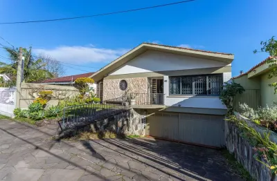 Casa com 4 quartos à venda na rua cariri, 46, vila assunção, porto alegre por r$ 1.380.000