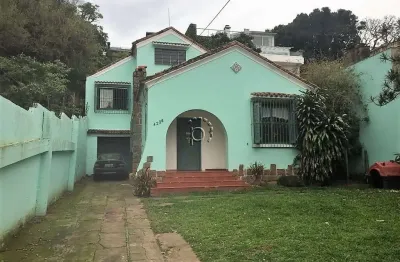 Casa com 3 quartos à venda na avenida guaíba, 4226, vila assunção, porto alegre por r$ 850.000