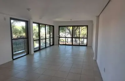 Apartamento com 3 quartos para alugar na avenida guaíba, 4622, vila assunção, porto alegre por r$ 4.600