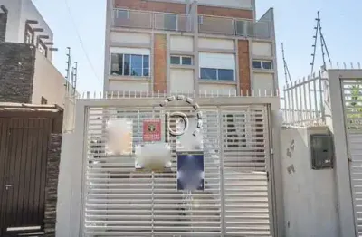 Casa com 3 quartos para alugar na rua henrique anawate, 650, guarujá, porto alegre por r$ 4.800