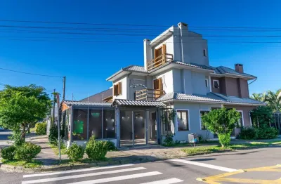 Casa com 3 quartos para alugar na Rua Zuzu Angel, 140, Hípica, Porto Alegre por R$ 4.200