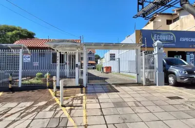Casa em condomínio fechado com 3 quartos para alugar na Avenida Otto Niemeyer, 2417, Camaquã, Porto Alegre por R$ 3.000