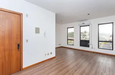 Sala comercial para alugar na Avenida Wenceslau Escobar, 1134, Tristeza, Porto Alegre por R$ 1.250