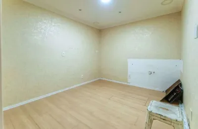 Sobrado Comercial à Venda em São Paulo-SP na Vila Clementino: 2 Quartos, 2 Banheiros, 102m² de Área