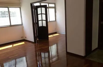 Apartamento de Luxo no Jardim Paulista: 3 quartos, 1 suíte, 3 banheiros, 2 vagas, 130m² - Venda ou Locação em SP