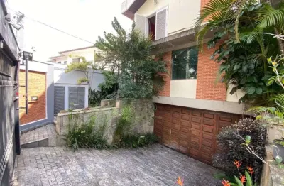 Imperdível Casa à Venda em Bosque da Saúde, São Paulo-SP: 4 Quartos, 4 Suítes, 7 Banheiros, 5 Vagas, 250m²!