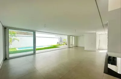 Imperdível! casa à venda no brooklin, são paulo-sp com 4 quartos, 4 suítes e 450m² de área.