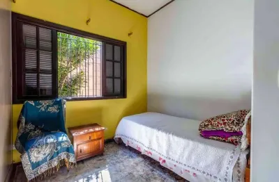 Imperdível Sobrado à Venda em São Paulo-SP, Bosque da Saúde: 2 quartos, 1 suíte, 2 salas, 2 banheiros, 2 vagas, 197m²!