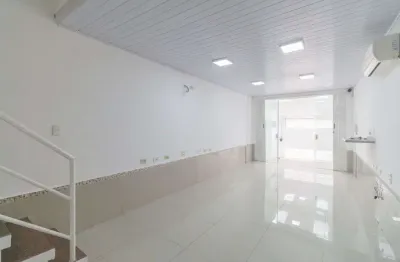 Sobrado à venda em São Paulo-SP, Jardim Aeroporto: 3 quartos, 3 banheiros, 1 vaga de garagem, 180m² de área!
