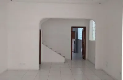 Sobrado de luxo com 3 suítes na vila mariana, sp: 5 banheiros, 2 vagas de garagem, 202m² de área. confira!