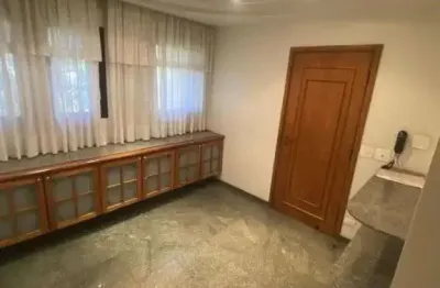 Apartamento de luxo à venda em Moema, São Paulo-SP: 6 quartos, 4 suítes, 6 banheiros, 4 vagas, 235m²!