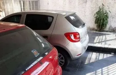 Imperdível casa de 4 quartos na vila noca, são paulo-sp: 2 suítes, 1 sala, 3 banheiros, 2 vagas de garagem, 201m² de área.