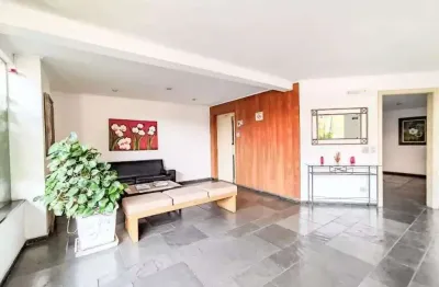 Imperdível oportunidade de adquirir apartamento de 3 quartos na Vila Mariana, São Paulo-SP: 137m², 1 suíte, 4 banheiros e 2 vagas!