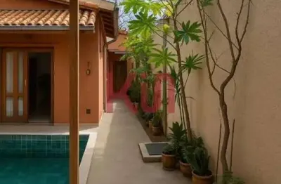 Imperdível casa à venda em são paulo-sp, brooklin paulista: 2 quartos, 1 suíte, 3 banheiros, 2 vagas de garagem!