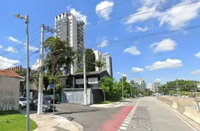 Galpão Industrial para Locação em São Paulo-SP: 3 Quartos, 8 Salas, 3 Banheiros, 2 Vagas de Garagem, 200m² na Chácara Santo Antônio!