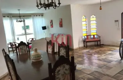 Imóvel de alto padrão na Vila Mariana: casa com 3 quartos, 1 suíte, 3 banheiros e 326m² de área - São Paulo-SP.